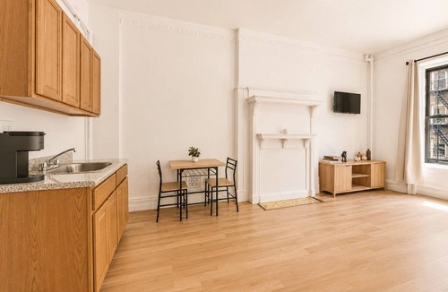 Washington Heights Apartment | Bright Uptown Manhattan Studio Near Subway and Dining