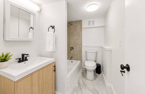 Washington Heights Apartment | Bright Uptown Manhattan Studio Near Subway and Dining