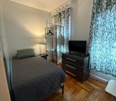University Heights House | Bronx City Stay Private Room Near Manhattan