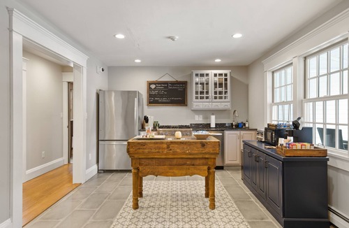 West Dover Cabin | Brook Bound Inn - Queen Bedroom - First Floor - Room 101n