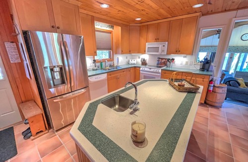 Rideau Lakes House | Brooks Bay Cottage | Spacious Waterfront Retreat