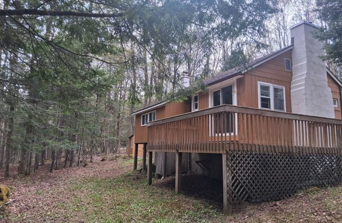 Readsboro Cottage | Brookside cottage near the mountains and outdoor recreation