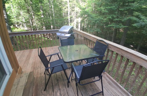 Readsboro Cottage | Brookside cottage near the mountains and outdoor recreation