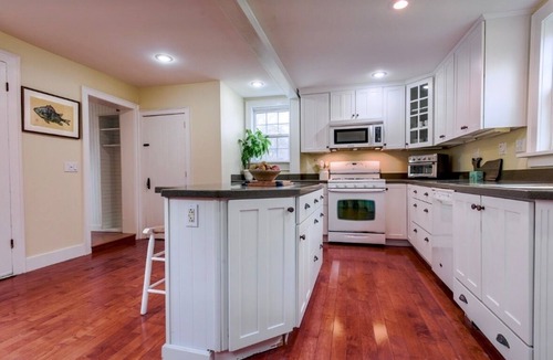 Stonington House | Brookside- Kayakers Dream in Historic Old Mystic. Few minutes drive to Mystic
