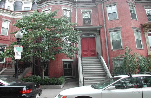 Columbus Apartment | Brownstone spacious apartment in Tourist area