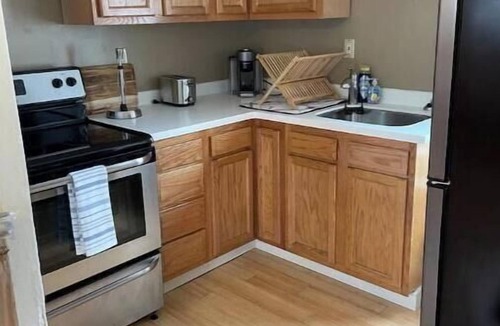 Old North End Apartment | BTV Metro Apartment: 2nd floor, parking