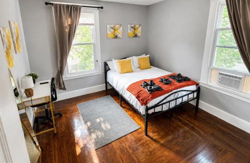 Beaver Hills House | Budget Private Room 3 near Yale & Hospitals Grasso