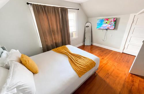 Beaver Hills House | Budget Private Room 5 near Yale & Hospitals Grasso