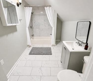 Beaver Hills House | Budget Private Room 5 near Yale & Hospitals Grasso