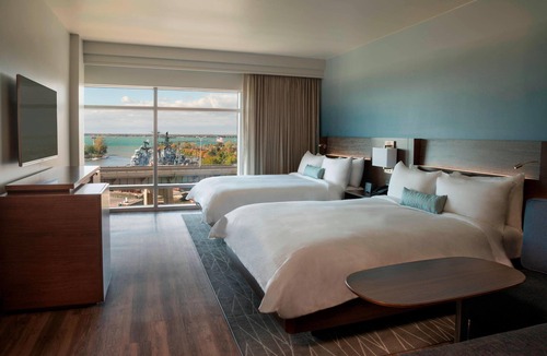 Downtown Buffalo Hotel | Buffalo Marriott at LECOM HARBORCENTER