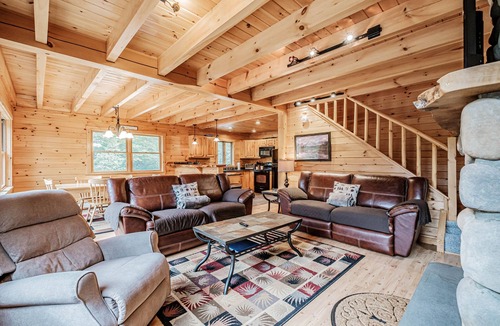 Greenwood House | Bullwinkle's Getaway - A homebase for Mt Abram