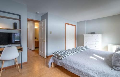 East Burke Apartment | Burke Mountain Condo, Steps to Kingdom Trails