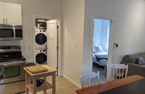 Burlington Apartment | Burlington South End 1 bdr/1ba Private Suite