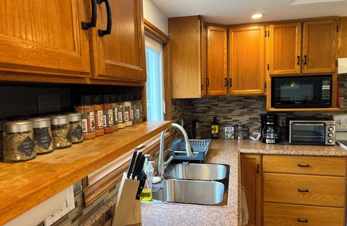 Scugog House | By the Lake! 2 Bedroom Unit with Fire Pit & Games