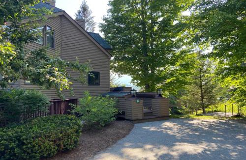 Carroll Villa | C12 Homey Bretton Woods slopeside townhome for your family getaway to the White Mountains