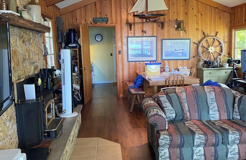 Leeds and the Thousand Islands Cottage | 1000 Islands Cottage Rental with sandy beach and amazing view. Boat access only