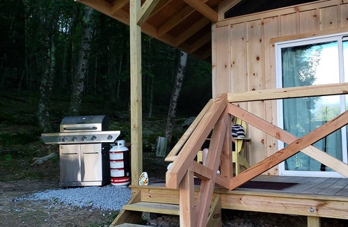 Jeffersonville Cabin | Cabin by the Rocks 12 x12 rustic cabin