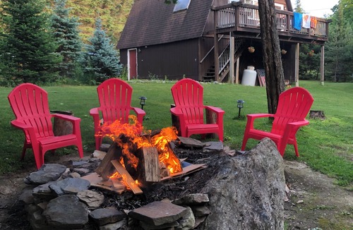 Montgomery Center Cabin | Cabin in the Woods VT - Discount Jay Peak Lift Tix