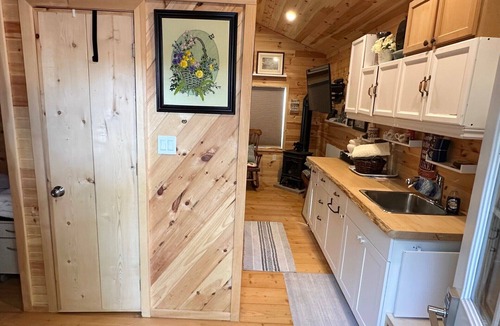 Waubaushene Cabin | Cabin Peace Georgian Bay on Tay Trail, Pre-Summer May/June Save 20%