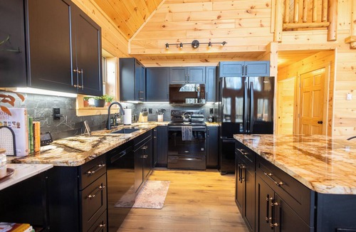 Davenport Cabin | Cabin w/Treehouse Views, Epic Game Room & Hot Tub