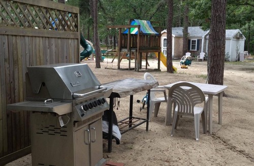 Bass River Cabin | Cabin24 Sleeps 5, LOCATION! Beaches, Pool, Golf, Fishing, Waterpark. Good Pet ok