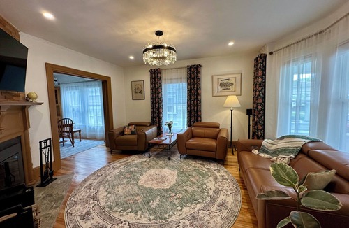 Bar Harbor House | Cadillac Point NEW Downtown Bar Harbor-Near Acadia -4 bedroom,8 people,free park