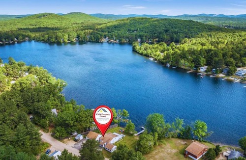 Shapleigh House | Camp S'Mores Waterfront Hot Tub Dogs FREE