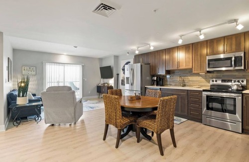 Canandaigua Condo | Canandaigua Condo w/Restaurant and Pool/Hot Tub