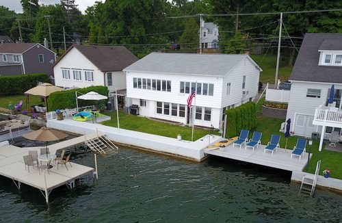 Canandaigua Cottage | Canandaigua Lake Rental Cottage-Perfect for Summer, wine tours or ski vacations