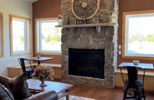 Naples Bed & Breakfast | Canandaigua Suite 1-bedroom, bed & breakfast in Naples Queen bed, private bath