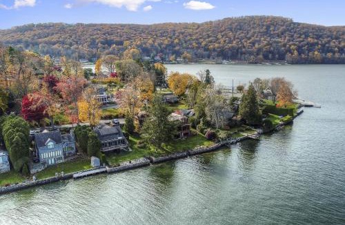 New Fairfield House | Candlewood Isle