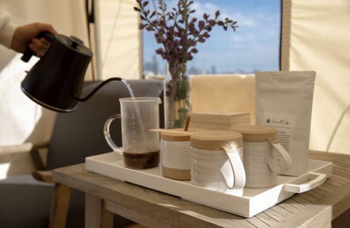 Manhattan Cabin | Canvas Retreats | Morning Yoga | City Escapes