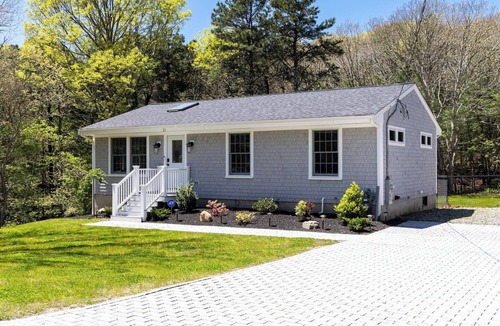 East Falmouth House | Cape Cod 3BR Cozy Retreat: Best Value for Fall Weekends