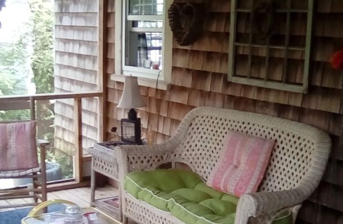 Hyannis House | Cape Cod Bungalow walking distance to Main St., also close to hospital and beach