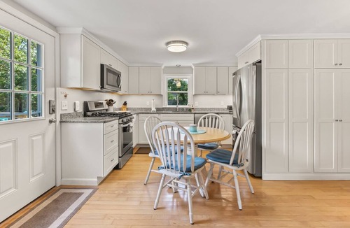 East Harwich House | Cape Cod Cottage Near Beaches & Bike Trail