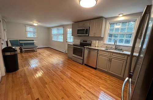 West Hyannisport House | Cape Cod Fun - Entire home 3BR up to 9 guests