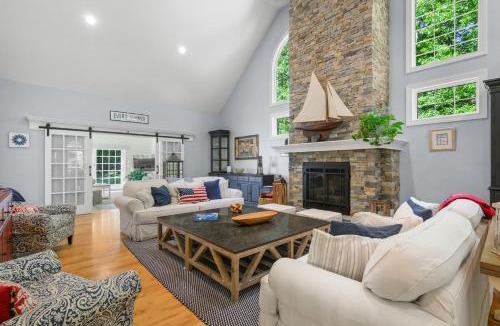 Barnstable House | Cape Cod luxury with private pool