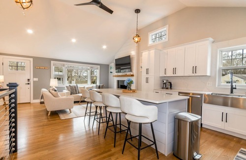 West Hyannisport House | Cape Diem ; All new; 1.5m to Criagville, Hyannis beach; with WiFi, AC