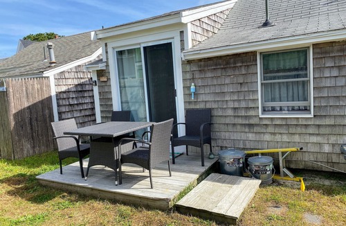 West Yarmouth Cottage | Cape Escape Cottage