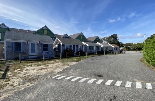 West Yarmouth Cottage | Cape Escape Cottage