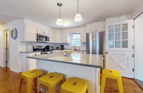 North Eastham House | Cape Getaway -walk to restaurants & shops, near bay & ocean beaches & rail trail