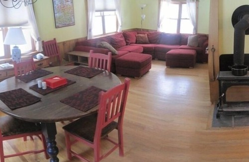 Stowe House | Cape on Private Lot, Hot Tub, Dog Friendly