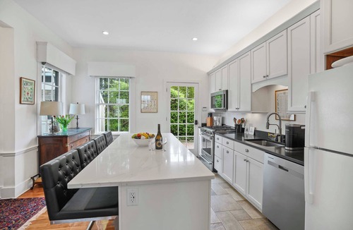 Edgartown House | Captain Morse House Luxury - In Town, Walk to Waterfront, Beach, Pets, 5 stars