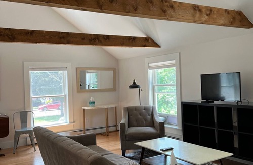 Kennebunk Apartment | Captain's Quarters at Waldo Emerson Inn Carriage House, 2nd floor 2 bdrm/1 bath