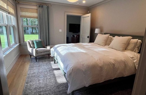 Sharon House | Carriage House on Lake Massapoag