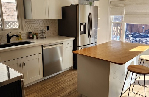Lisgar House | CasaLoma Private Oasis, minutes from the YYZ airport. (LIC 2026-005872-STA)
