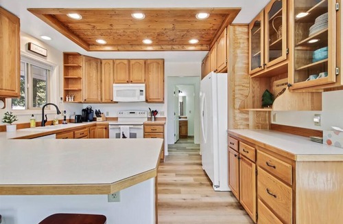 Cascade House | Cascade Cabin Mountain Getaway with Private Beach