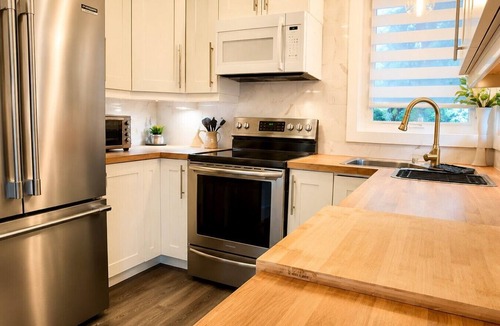 Pointe-des-Cascades Apartment | Cascades Townhouse | 3BR Escape