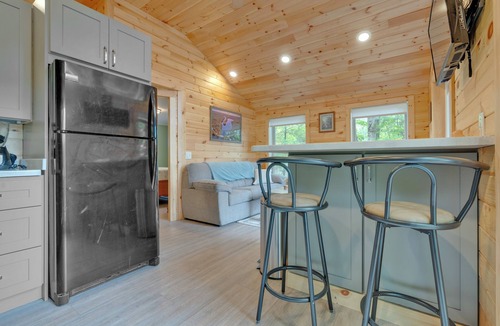 Lyman Cabin | Cast & Relax! Little Blue Cabin on Wadleigh Pond
