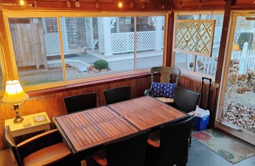 Falmouth Heights Cottage | Catch the World Cup & Waves! Gillette 60 miles!